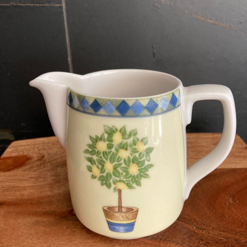 Royal Doulton Carmina Creamer